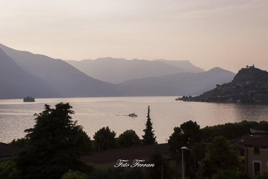 Willa Casa Vacanze Gli Ulivi Del Lago Sale Marasino Zewnętrze zdjęcie