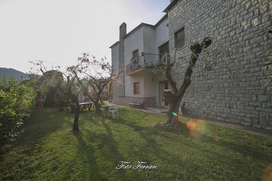 Willa Casa Vacanze Gli Ulivi Del Lago Sale Marasino Zewnętrze zdjęcie